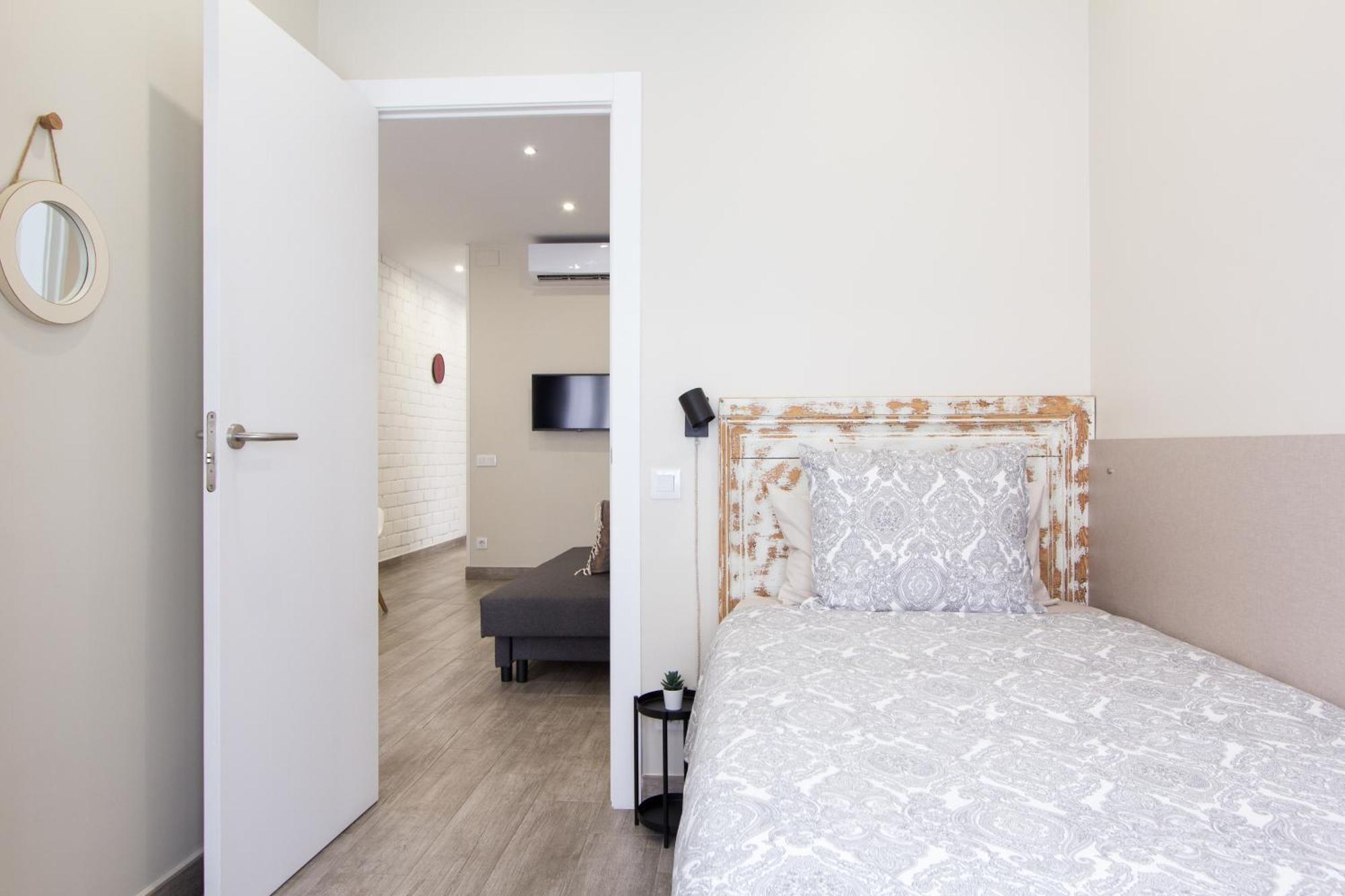 Novus Homes Barcelona Santa Eulalia L'Hospitalet de Llobregat Extérieur photo