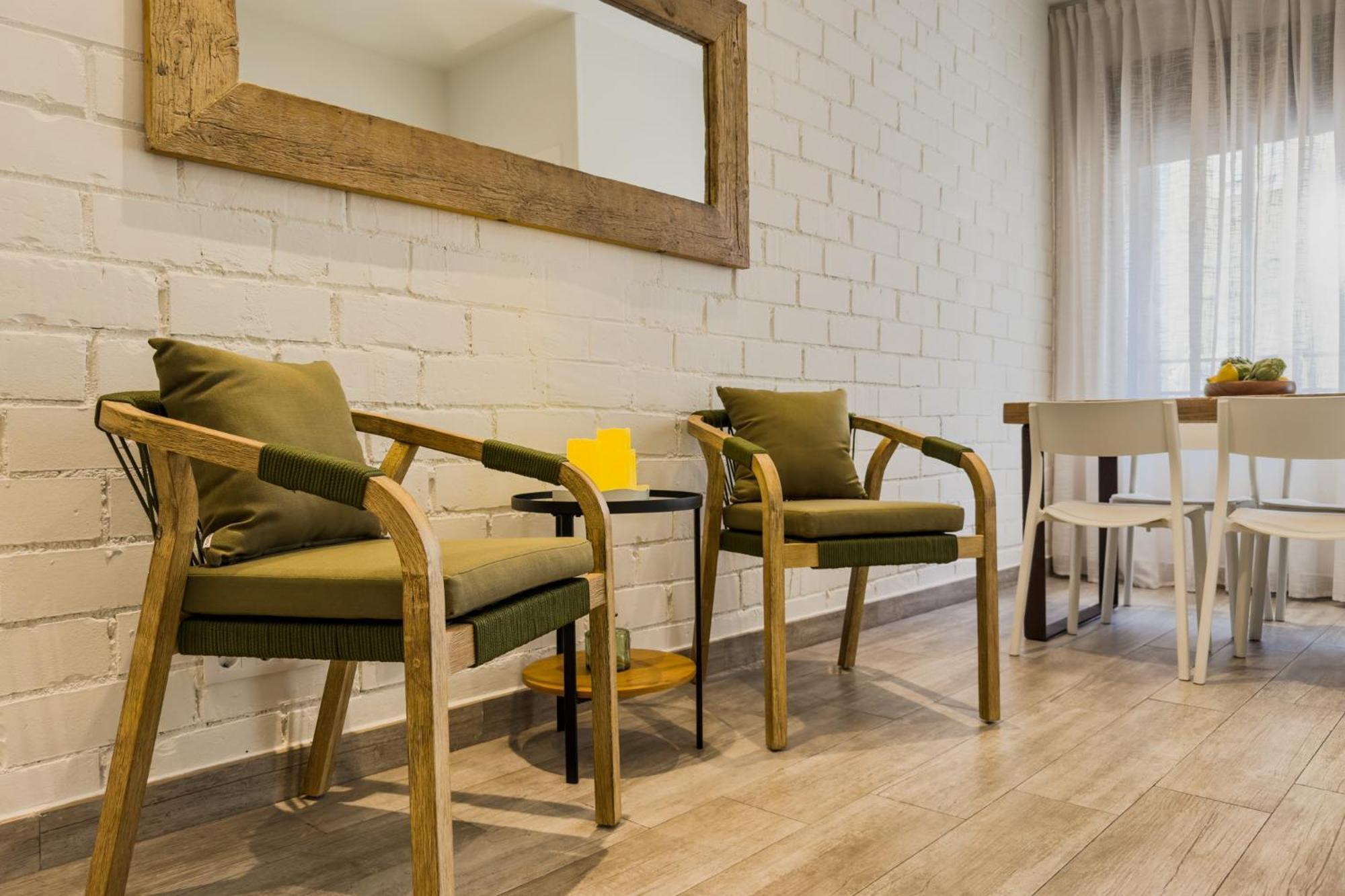 Novus Homes Barcelona Santa Eulalia L'Hospitalet de Llobregat Extérieur photo