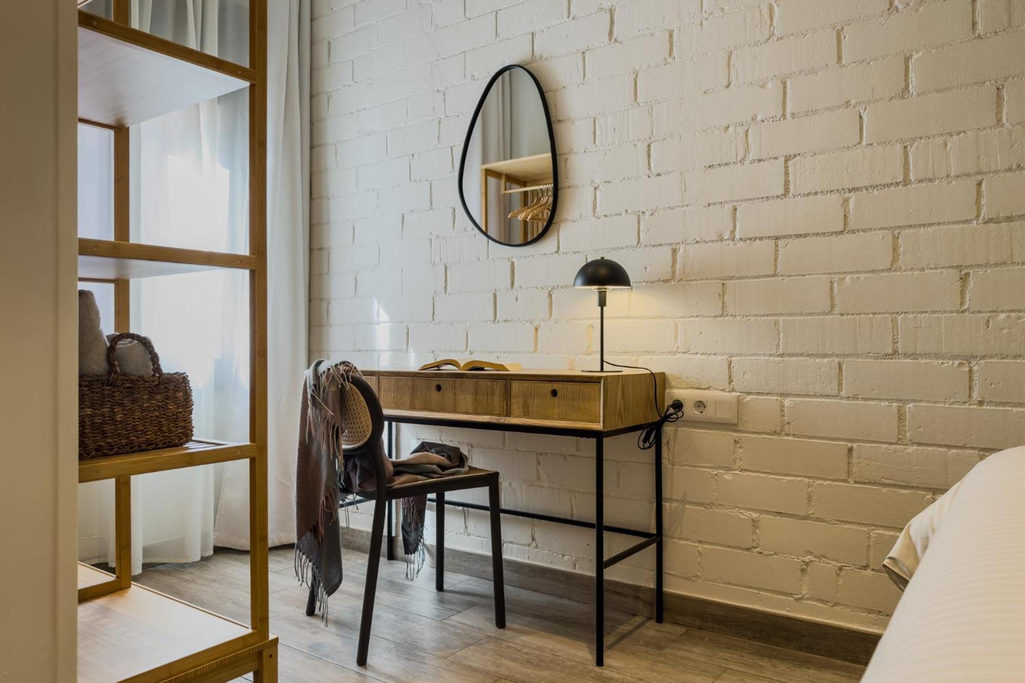 Novus Homes Barcelona Santa Eulalia L'Hospitalet de Llobregat Extérieur photo